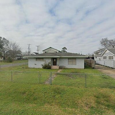 424 Boston Ave, Nederland, TX 77627