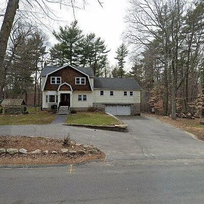 44 Abington St, Hingham, MA 02043