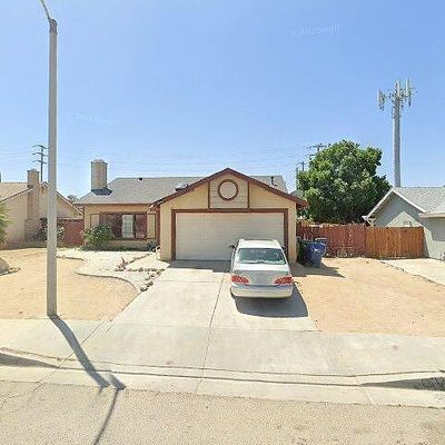 3850 Triton Dr, Palmdale, CA 93550