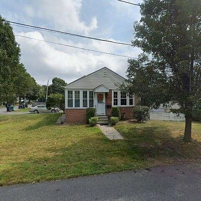 4 Catalpa Rd, Warwick, RI 02889