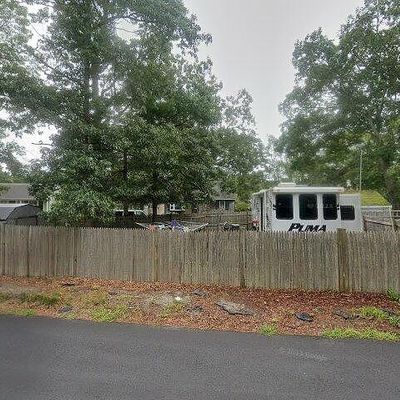 5 Quaker Rd, East Wareham, MA 02538