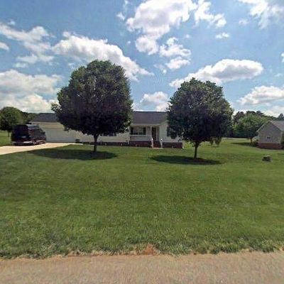 5422 Country Hills Dr, Mc Leansville, NC 27301