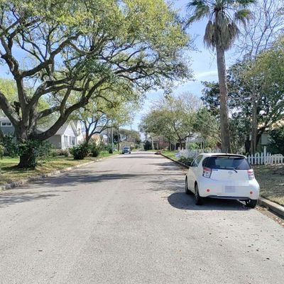 4527 Woodrow Ave, Galveston, TX 77551