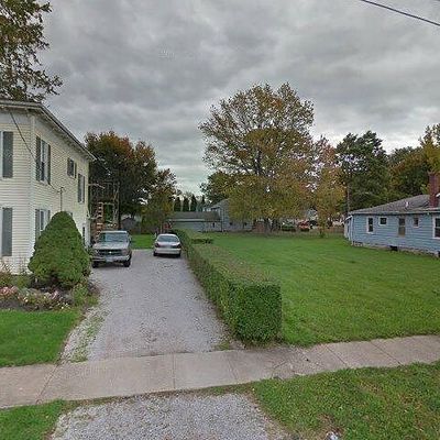 453 Lawn St, Geneva, OH 44041