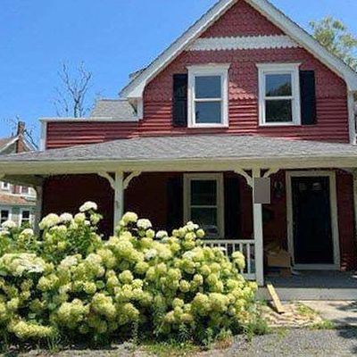 46 Duck Ln, Hull, MA 02045