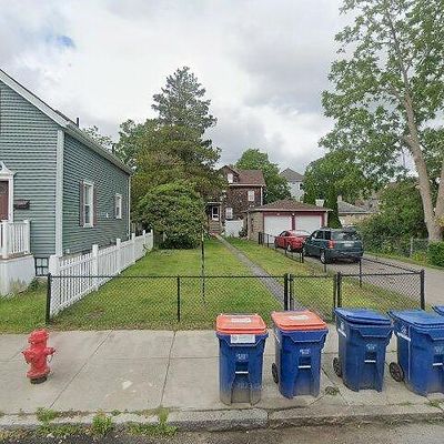 49 Ocean St, New Bedford, MA 02740