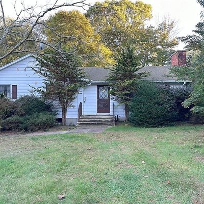 5 Grabner Dr, Waterford, CT 06385