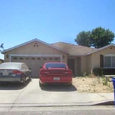 633 S Cloverleaf St, Porterville, CA 93257