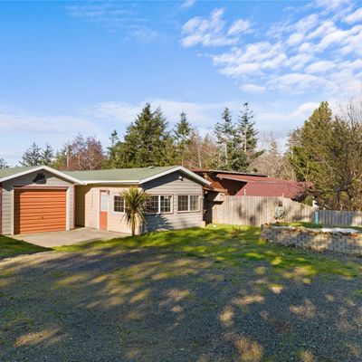 642 State Route 101, Chinook, WA 98614