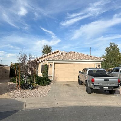 6752 W Gardenia Ave, Glendale, AZ 85303