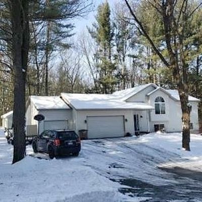 7030 Green Timber Ct, Greenville, MI 48838