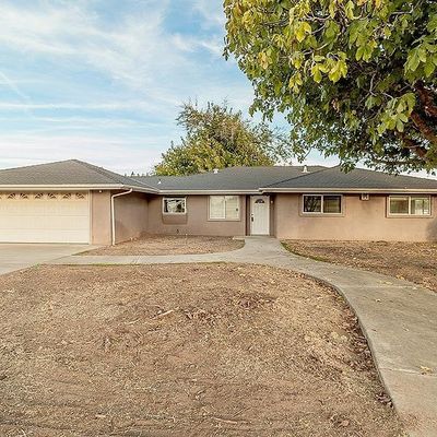 5662 N Mccall Ave, Clovis, CA 93619