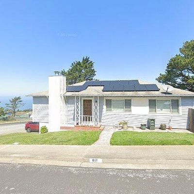 611 Foothill Dr, Pacifica, CA 94044