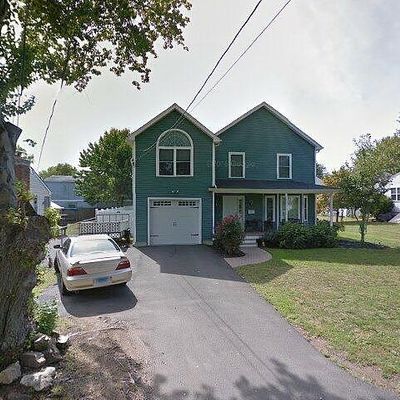 8 Lincoln St, East Haven, CT 06512