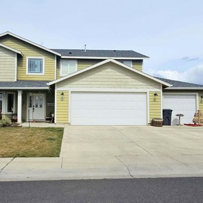 805 Citra Ave, Moxee, WA 98936