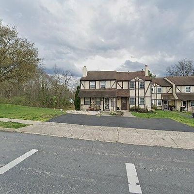 809 Sandra Ln, Norristown, PA 19403