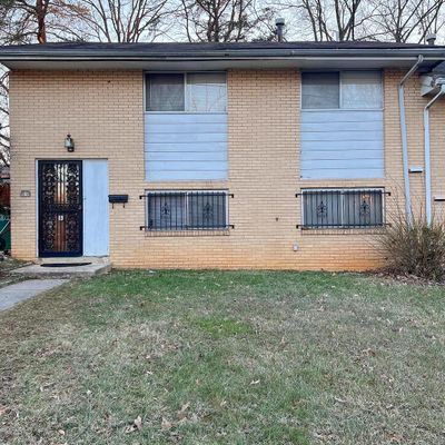 818 Booker Dr, Capitol Heights, MD 20743