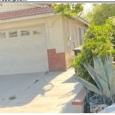 8382 Durra Ln, Fontana, CA 92335