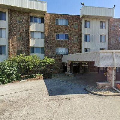 841 N York St #223, Elmhurst, IL 60126