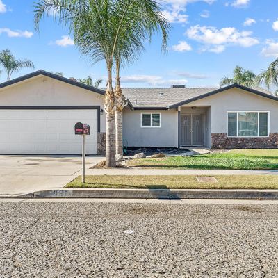 861 S Kazarian St, Tulare, CA 93274