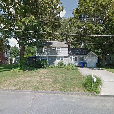 71 Fenway Dr, Springfield, MA 01119