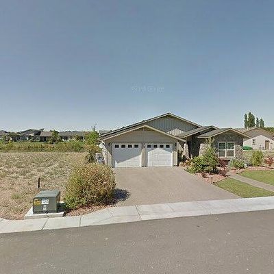 710 Merwin Ct, Zillah, WA 98953