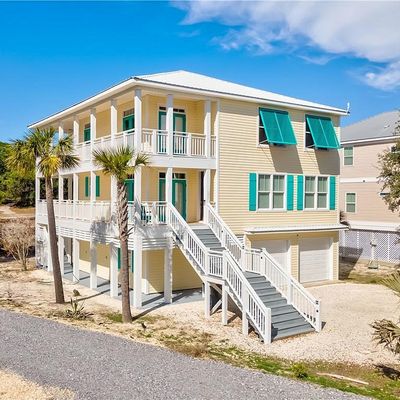 721 Hernando Pl, Dauphin Island, AL 36528