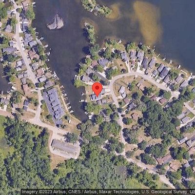 8890 Arlington St, White Lake, MI 48386