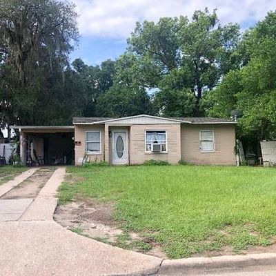 8916 Ricardo Ln, Jacksonville, FL 32216