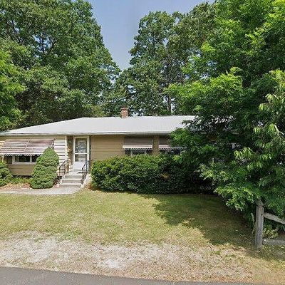 9 Westwood Dr, Auburn, MA 01501