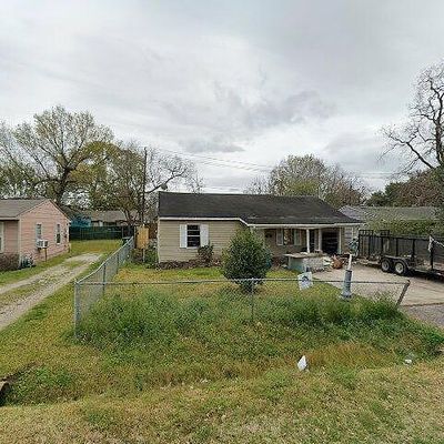 9009 Clarkcrest St, Houston, TX 77063