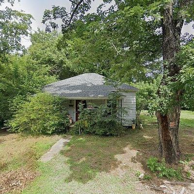 911 Tulloch St, Eden, NC 27288