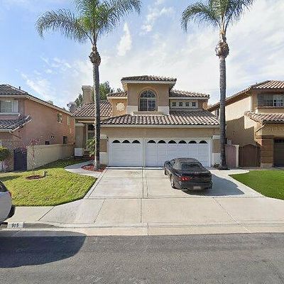 915 S Cottontail Ln, Anaheim, CA 92808