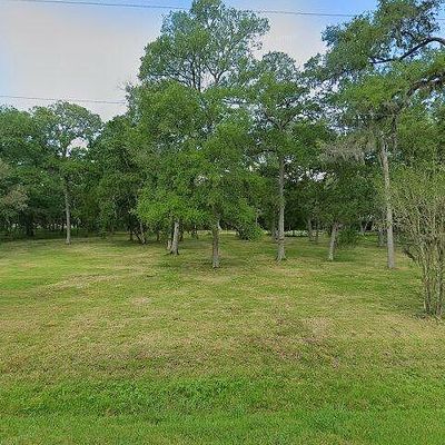 13422 Oakwood Dr, Needville, TX 77461