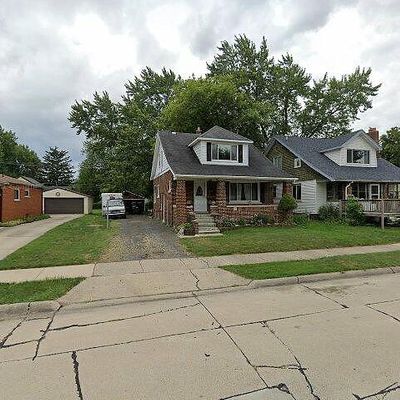 17946 Birmingham St, Roseville, MI 48066