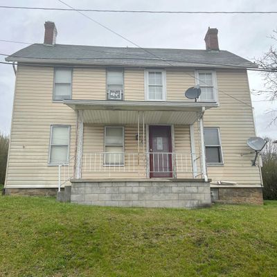 16 Main St, New Salem, PA 15468