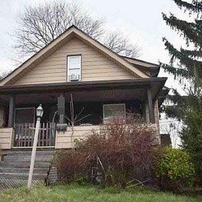 237 Watson St, Lowellville, OH 44436