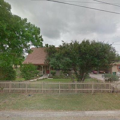 338 S Crews St, La Vernia, TX 78121