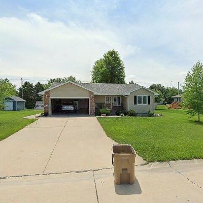 307 W Green St, Wood River, NE 68883