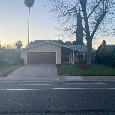 5824 Hillsdale Blvd, Sacramento, CA 95842