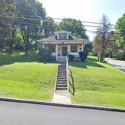 50 Oak St, Hamburg, NJ 07419