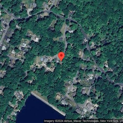 9 Pine St E, Highland Lakes, NJ 07422