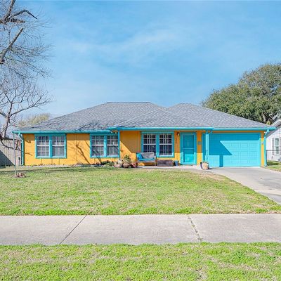 1209 Omohundro St, Rockport, TX 78382