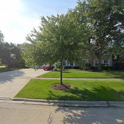 2003 Canterbury Pl, Wheaton, IL 60189