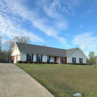 206 Magnolia South Cir, Pontotoc, MS 38863