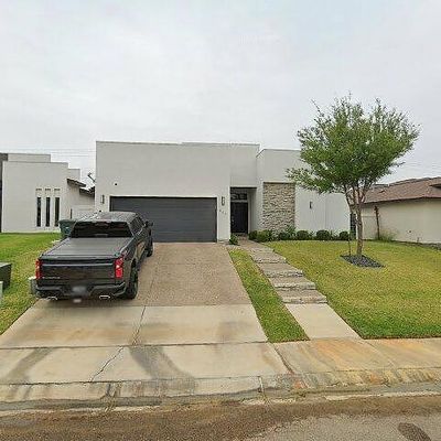 214 Bluff Oak Dr, Laredo, TX 78045