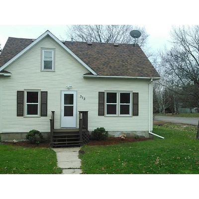 312 Main St W, Hinckley, MN 55037