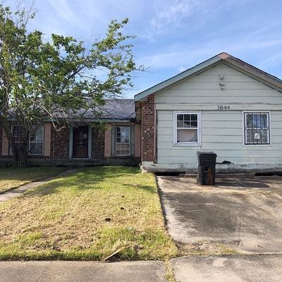 3844 Red Cedar Ln, Harvey, LA 70058