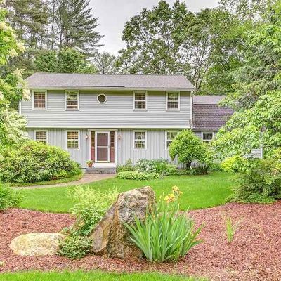 4 Williamsburg Dr, Amherst, NH 03031