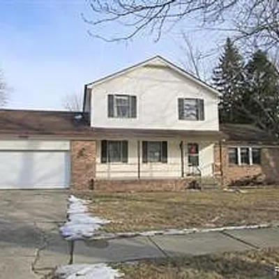 40088 Saal Rd, Sterling Heights, MI 48313